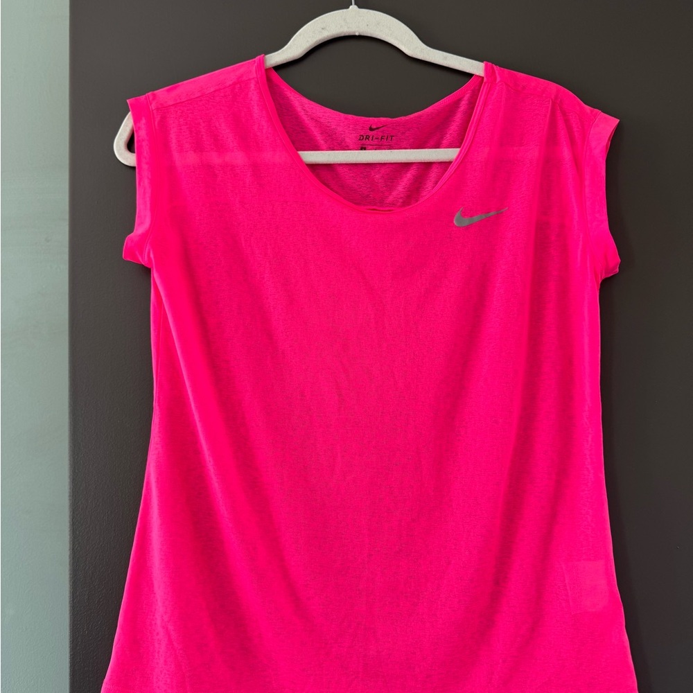 Nike Women's Pink Top size small